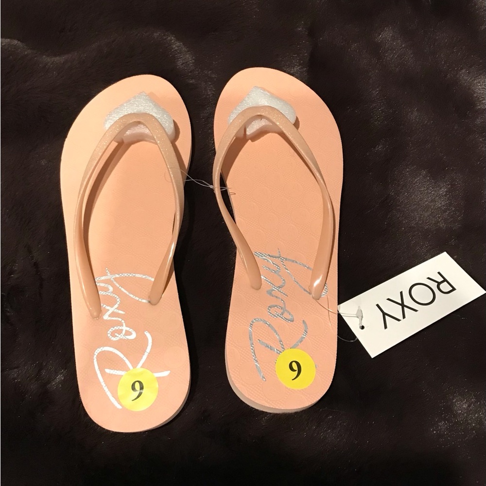 Roxy Women's Peach Flip Flops, Size 9